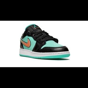 NWT tropical twist A1 Lows